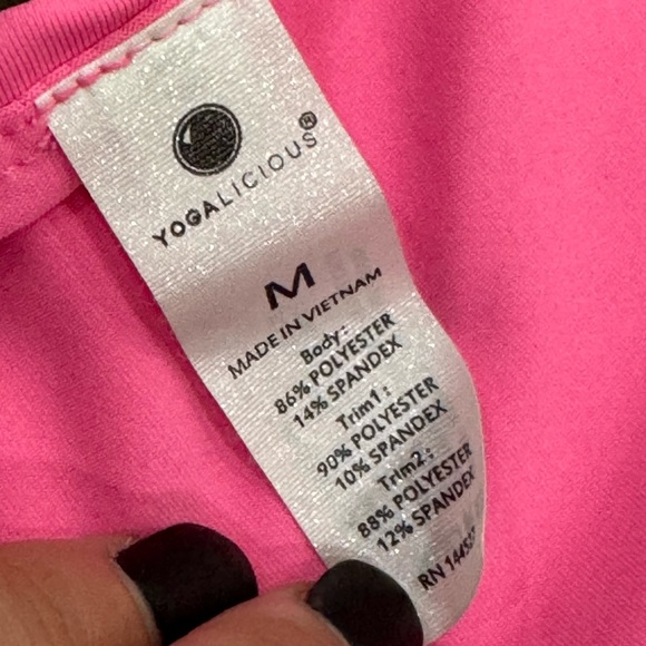 Yogalicious Cropped Top - Picture 9 of 9